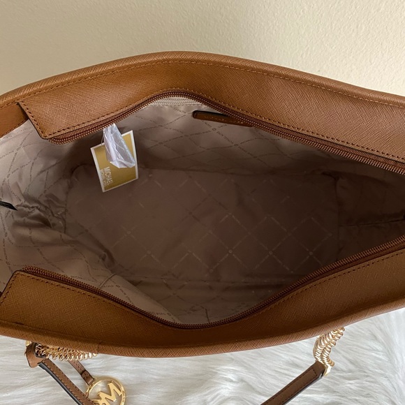 Michael Kors - Picture 3 of 8